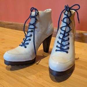 L.L. Bean Pale Gray Leather Ankle Boots with Blue Laces